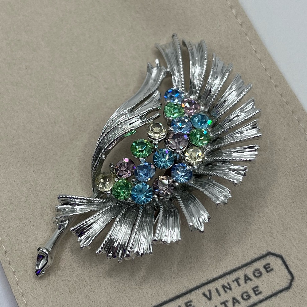 Uranium crystal brooch